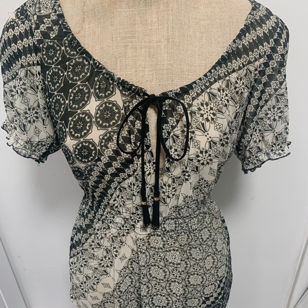 Guess top